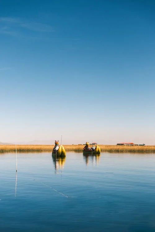 Giorno 8. Lago Titicaca: Le isole galleggianti degli Uros e la tradizione di Taquile